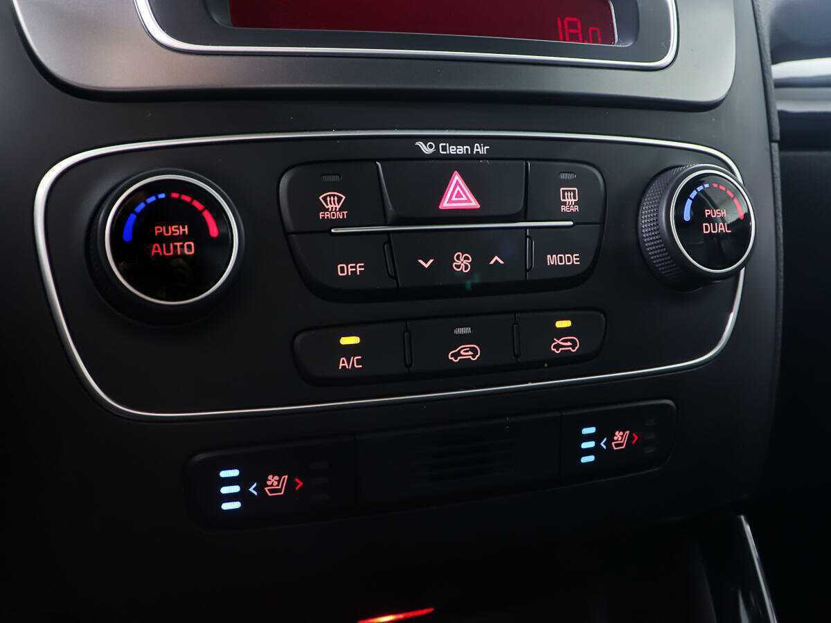 Купить Kia Sorento с пробегом. Фото: #16