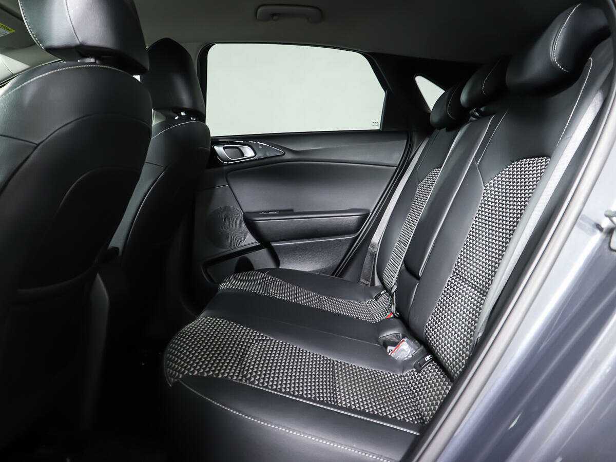 Купить Kia Ceed с пробегом. Фото: #9