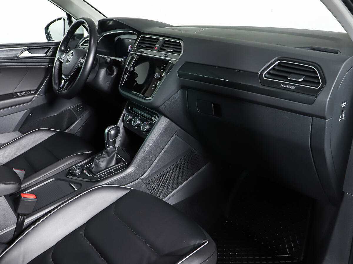 Купить Volkswagen Tiguan с пробегом. Фото: #8
