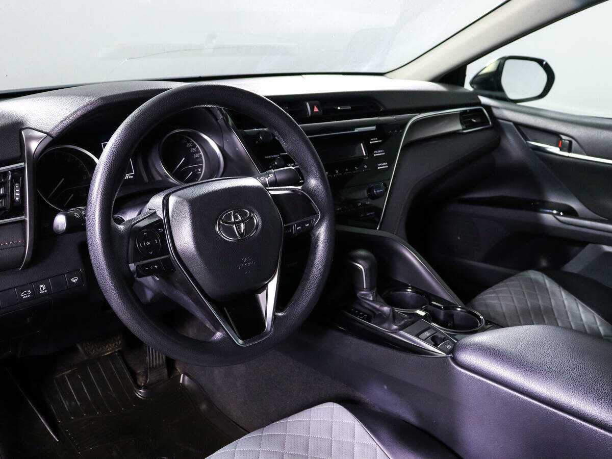 Купить Toyota Camry с пробегом. Фото: #11