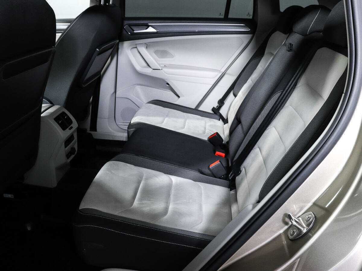 Купить Volkswagen Tiguan с пробегом. Фото: #9