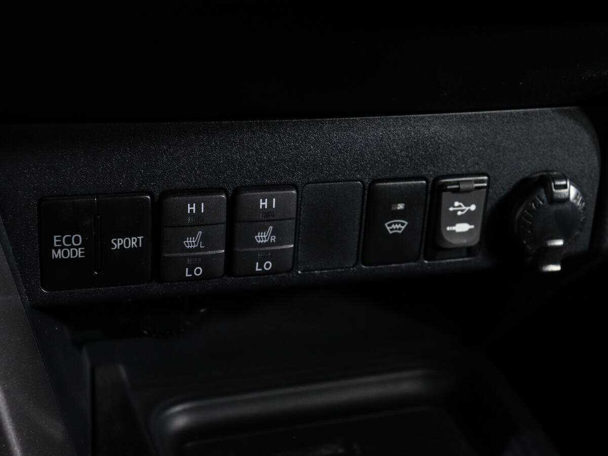 Купить Toyota RAV4 с пробегом. Фото: #19