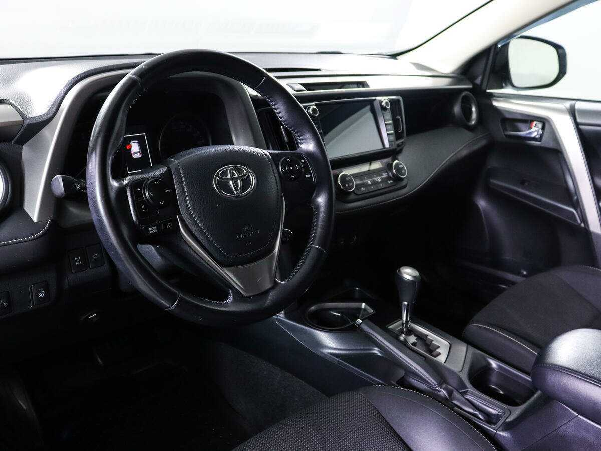Купить Toyota RAV4 с пробегом. Фото: #11