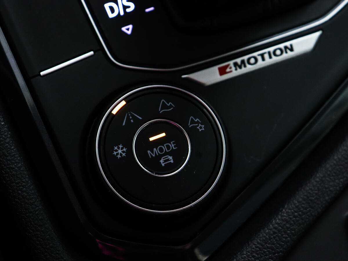 Купить Volkswagen Tiguan с пробегом. Фото: #17