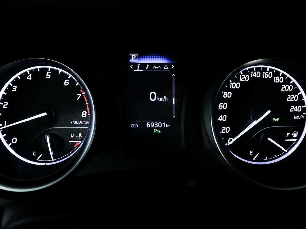 Купить Toyota Camry с пробегом. Фото: #9