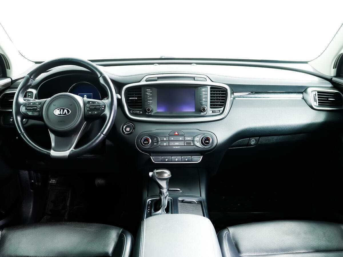 Купить Kia Sorento с пробегом. Фото: #10
