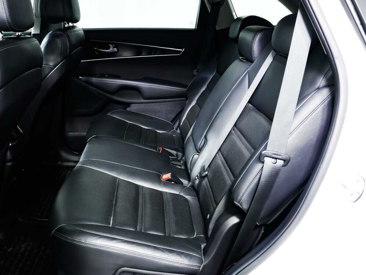Купить Kia Sorento с пробегом. Фото: #11