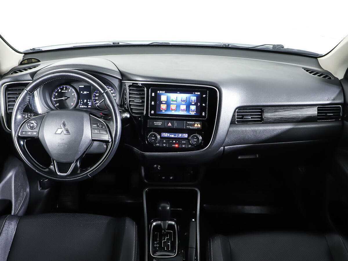 Купить Mitsubishi Outlander с пробегом. Фото: #10