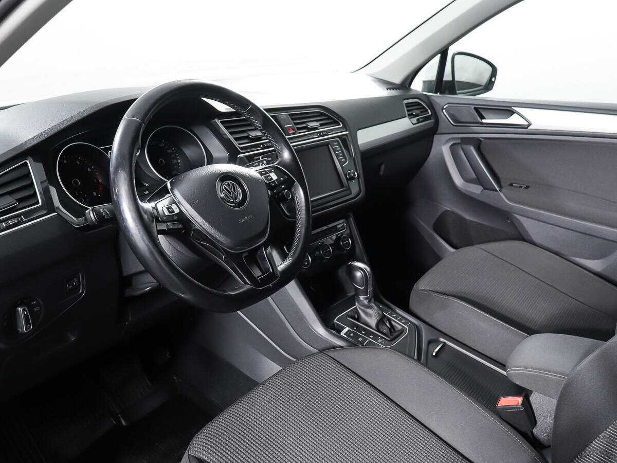 Купить Volkswagen Tiguan с пробегом. Фото: #12