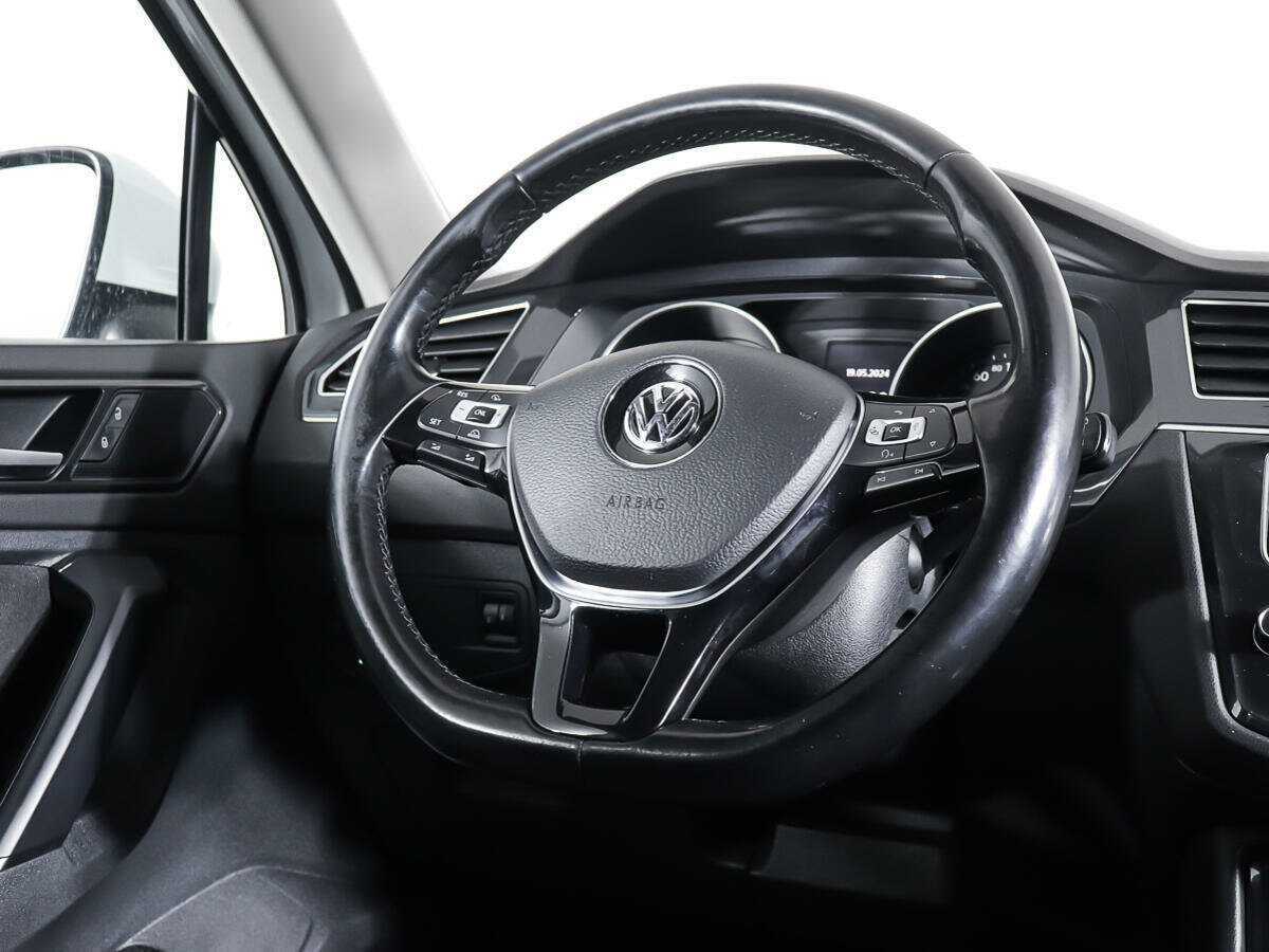 Купить Volkswagen Tiguan с пробегом. Фото: #14