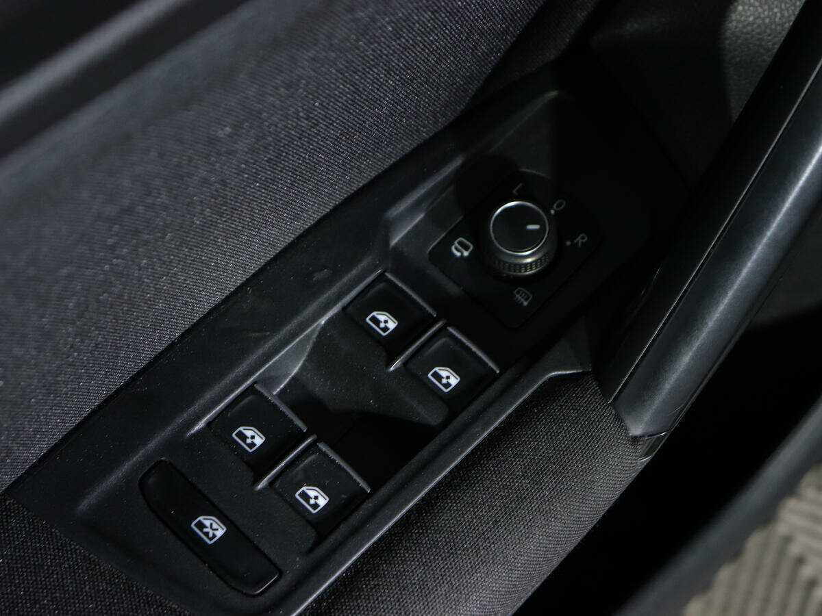 Купить Volkswagen Tiguan с пробегом. Фото: #19