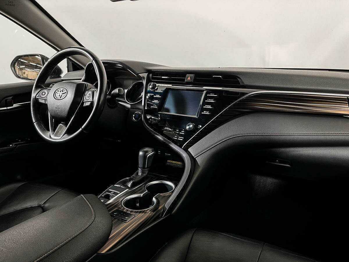 Купить Toyota Camry с пробегом. Фото: #5