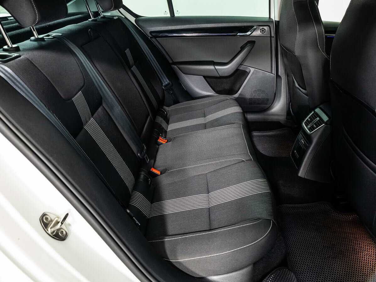 Купить Skoda Octavia с пробегом. Фото: #9
