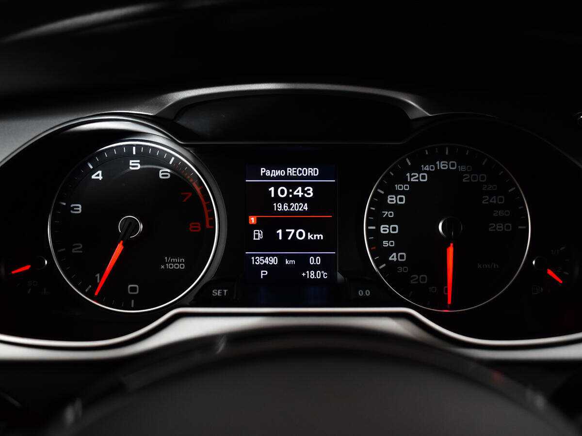 Купить Audi A4 с пробегом. Фото: #10