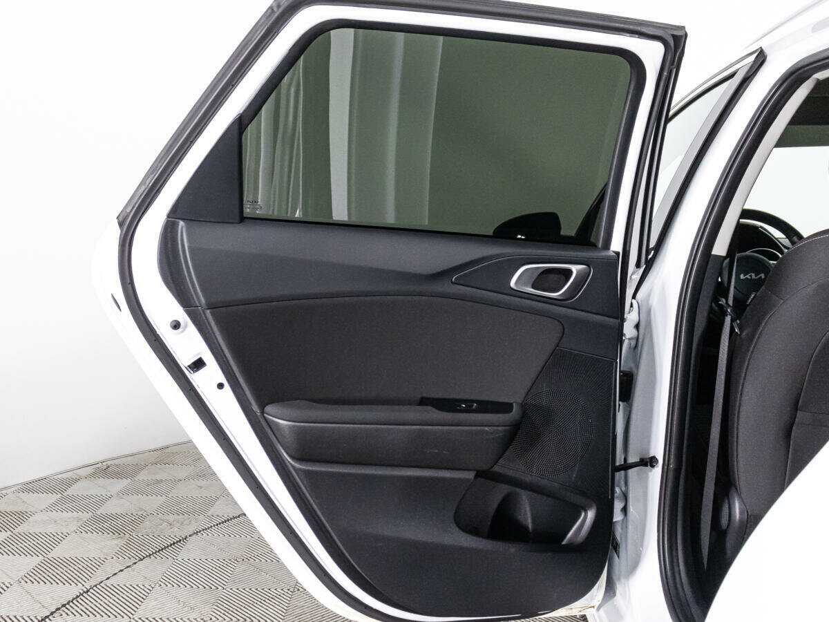 Купить Kia Ceed с пробегом. Фото: #23