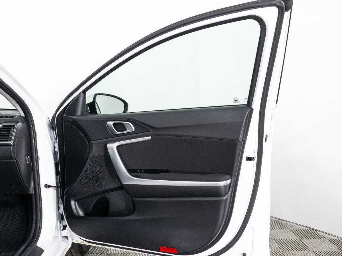 Купить Kia Ceed с пробегом. Фото: #25