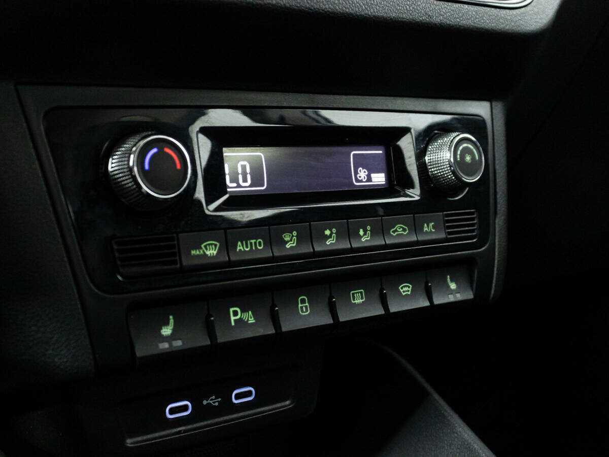 Купить Skoda Rapid с пробегом. Фото: #14