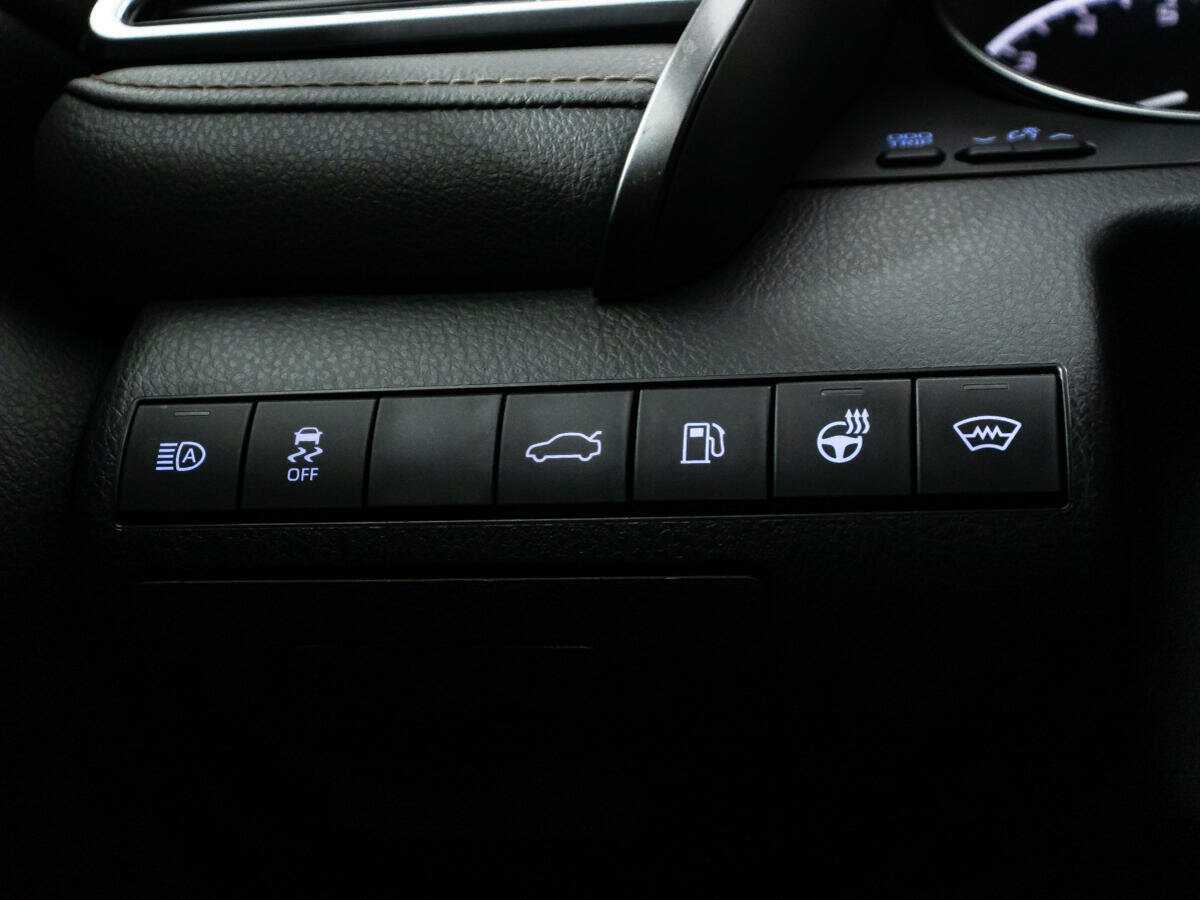 Купить Toyota Camry с пробегом. Фото: #18