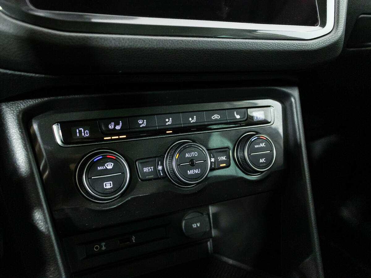 Купить Volkswagen Tiguan с пробегом. Фото: #16