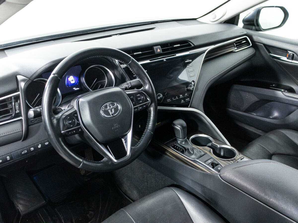 Купить Toyota Camry с пробегом. Фото: #10