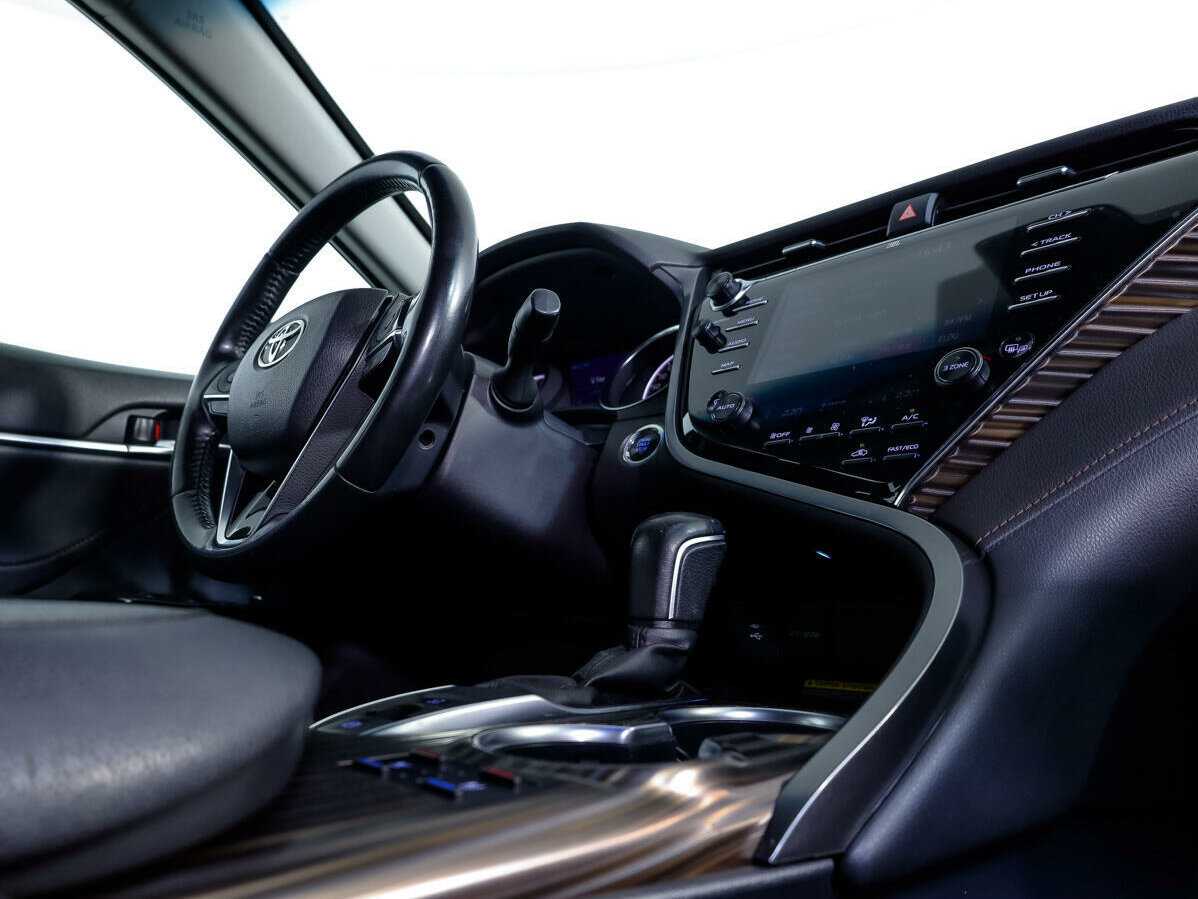 Купить Toyota Camry с пробегом. Фото: #28