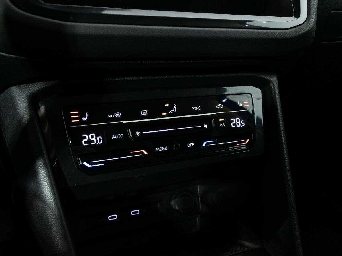 Купить Volkswagen Tiguan с пробегом. Фото: #16