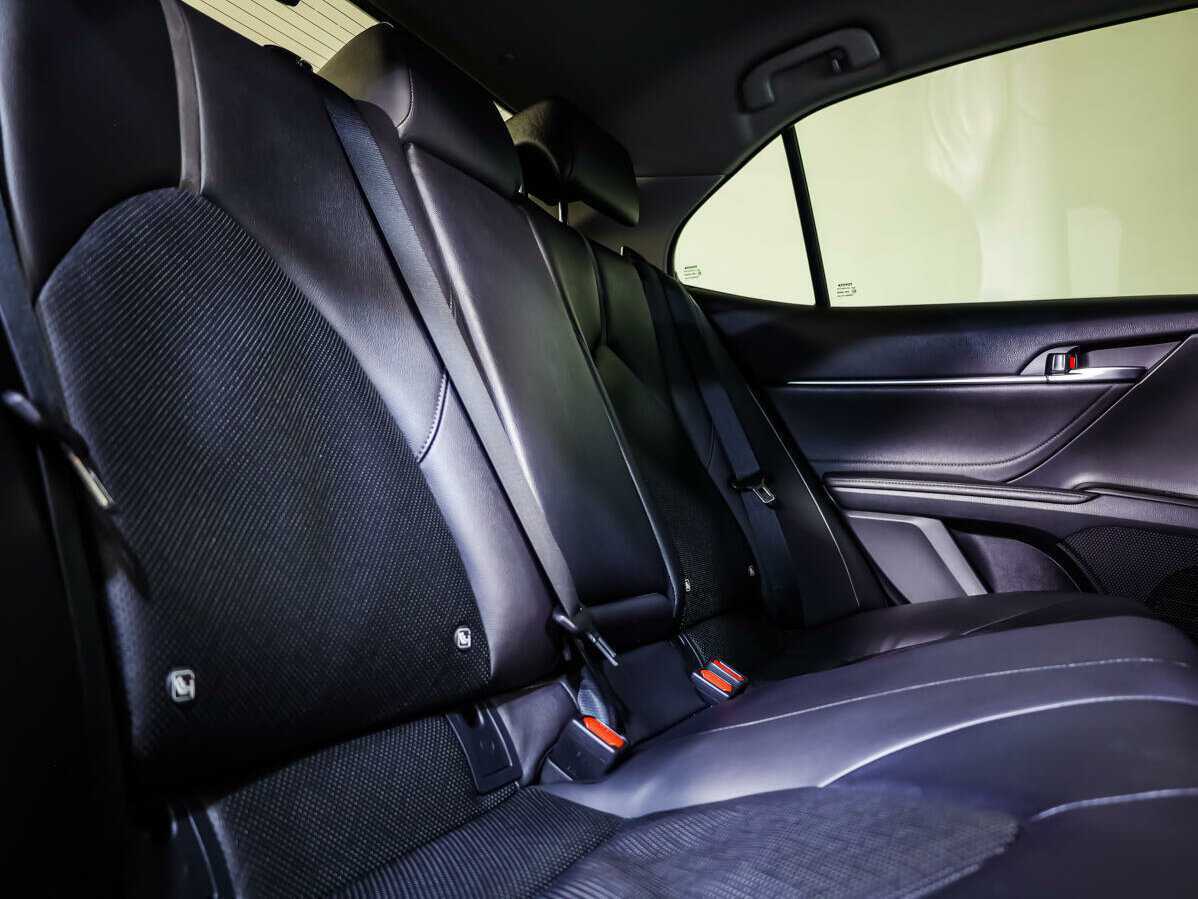Купить Toyota Camry с пробегом. Фото: #11