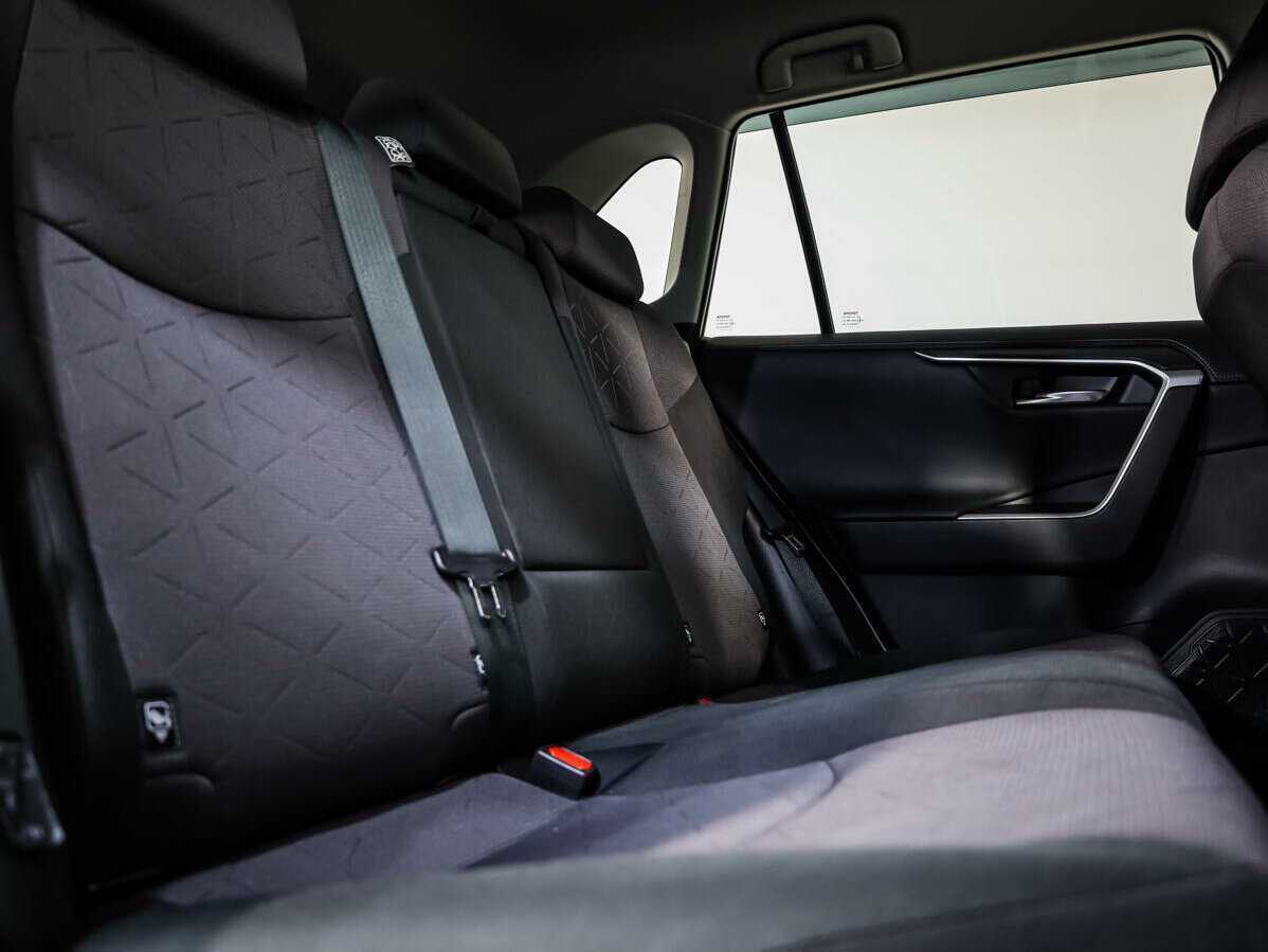 Купить Toyota RAV4 с пробегом. Фото: #8