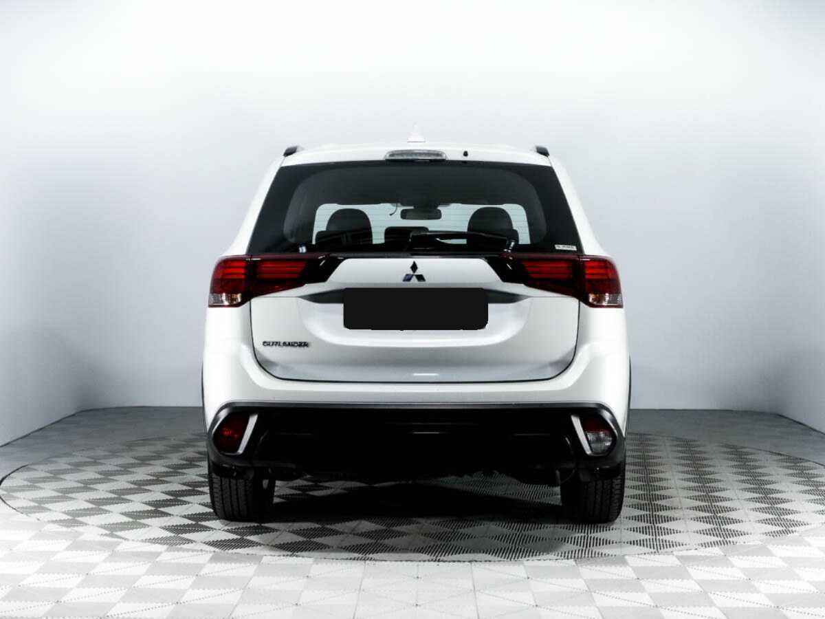 Купить Mitsubishi Outlander с пробегом. Фото: #5
