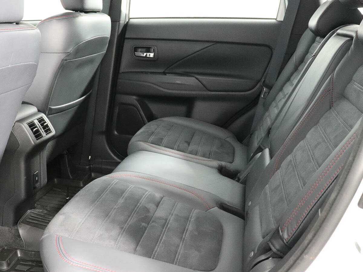 Купить Mitsubishi Outlander с пробегом. Фото: #12