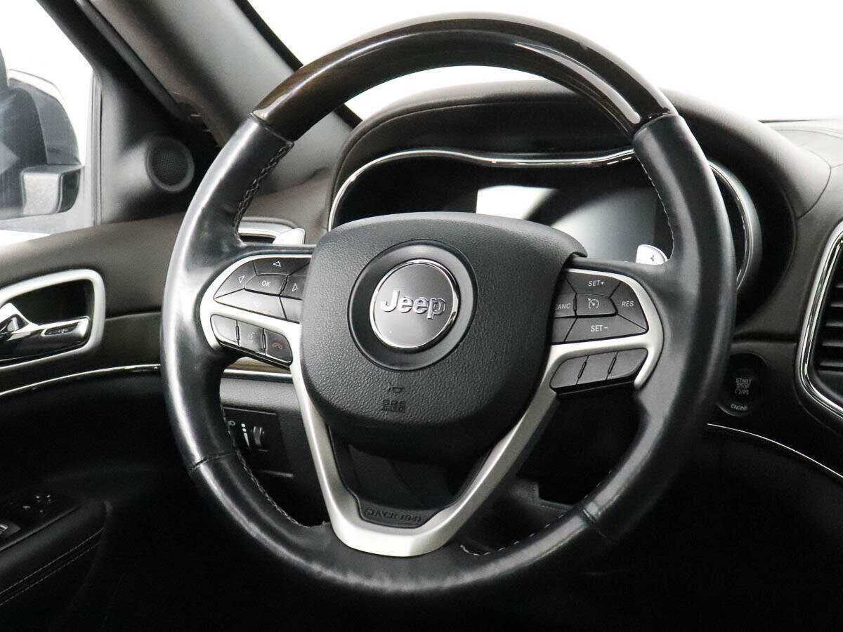 Купить Jeep Grand Cherokee с пробегом. Фото: #17