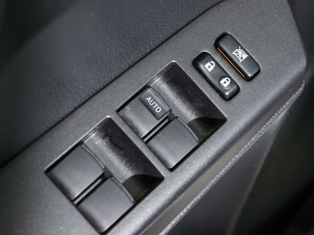 Купить Toyota RAV4 с пробегом. Фото: #15