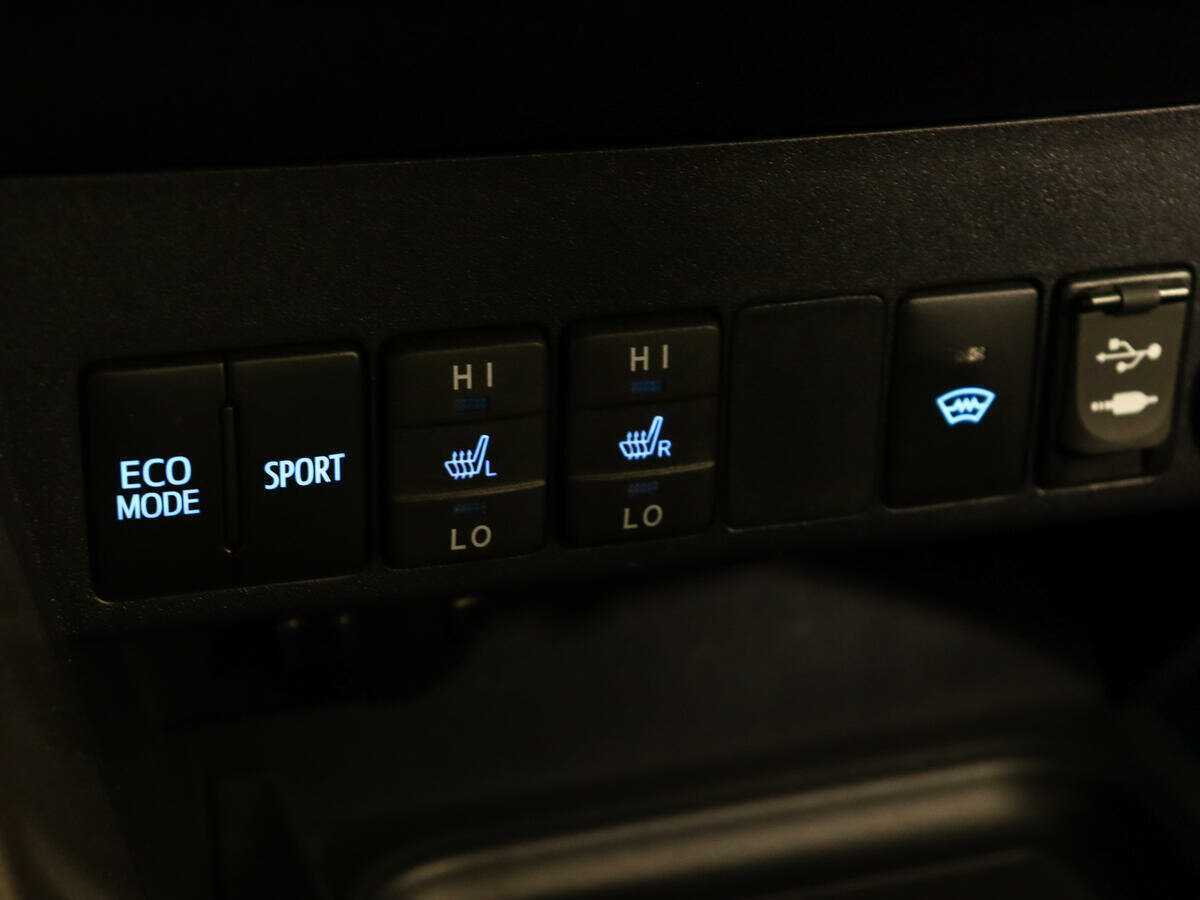 Купить Toyota RAV4 с пробегом. Фото: #18