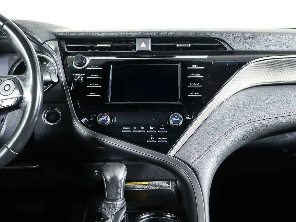Купить Toyota Camry с пробегом. Фото: #11