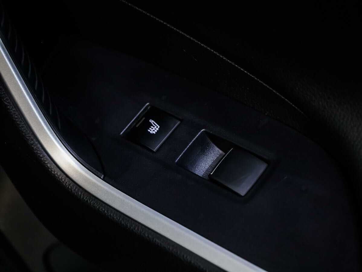 Купить Toyota RAV4 с пробегом. Фото: #2