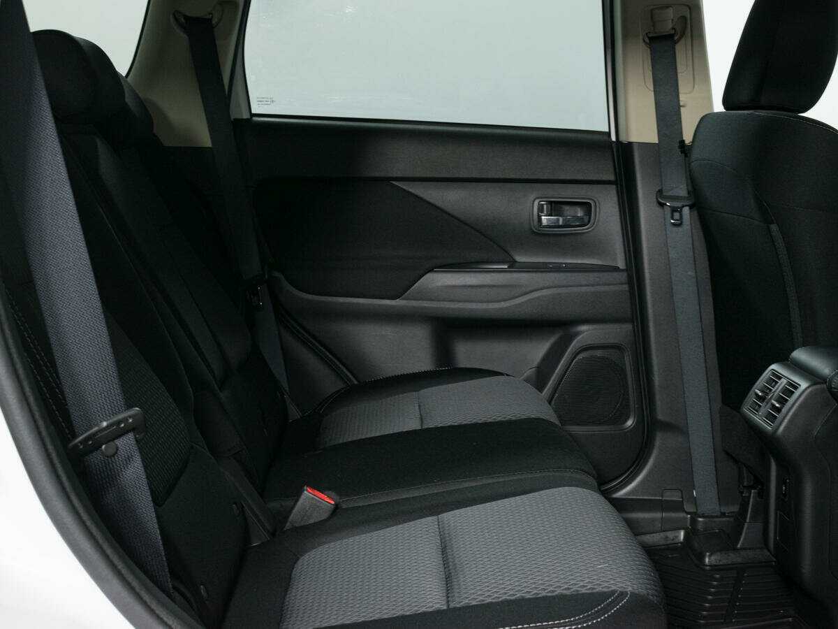 Купить Mitsubishi Outlander с пробегом. Фото: #6