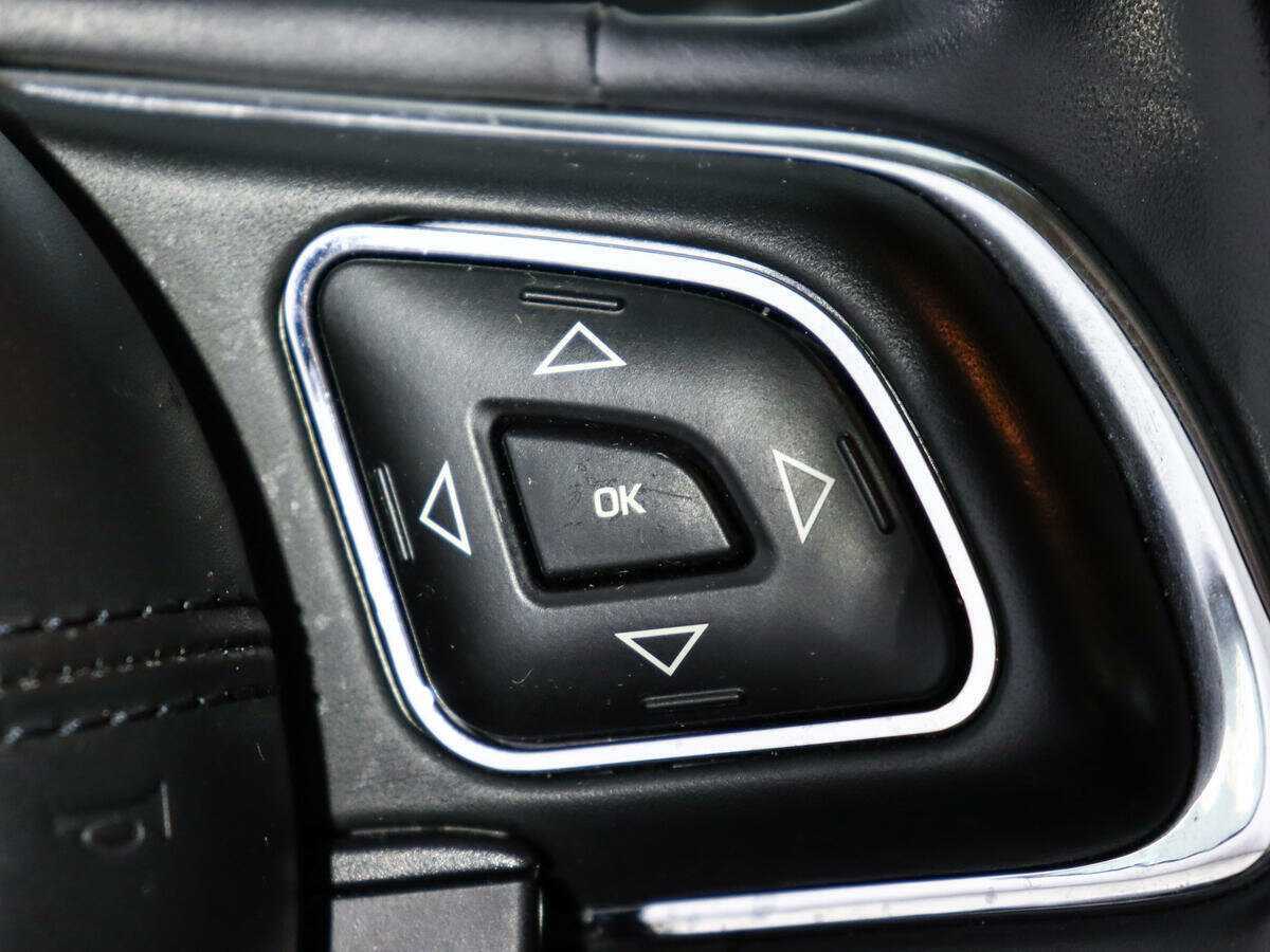 Купить Jaguar XJ с пробегом. Фото: #26