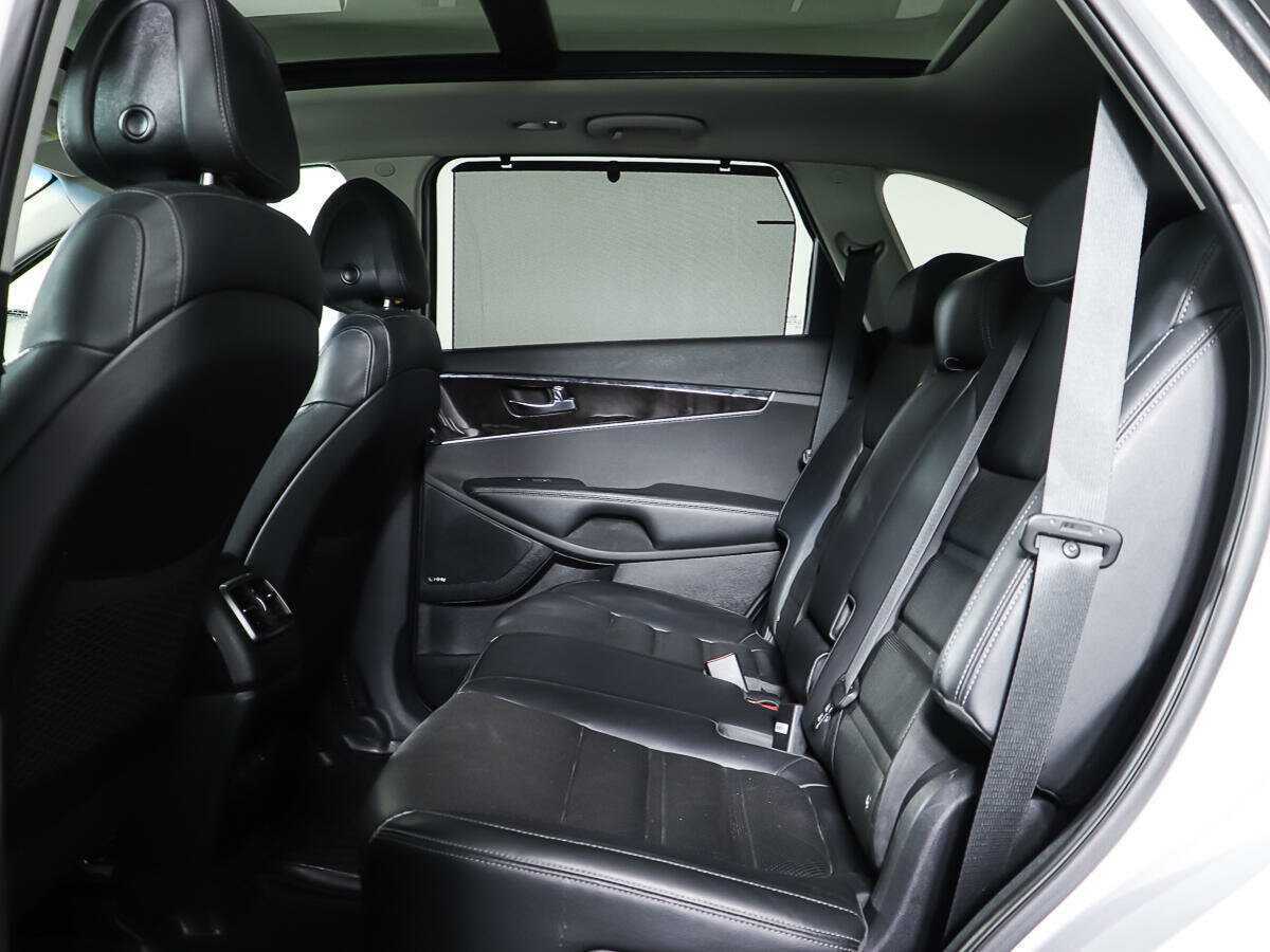 Купить Kia Sorento с пробегом. Фото: #9