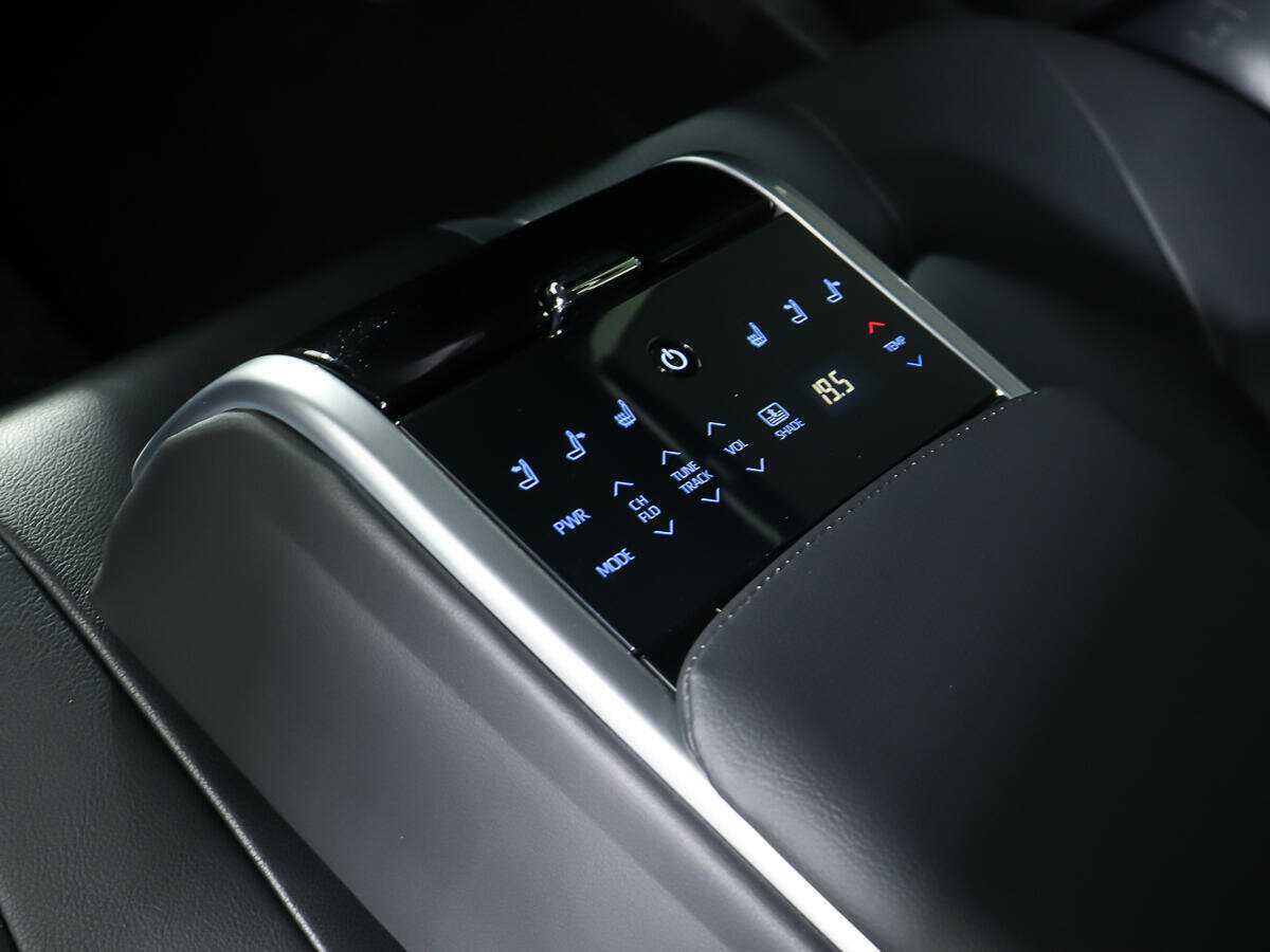 Купить Toyota Camry с пробегом. Фото: #11