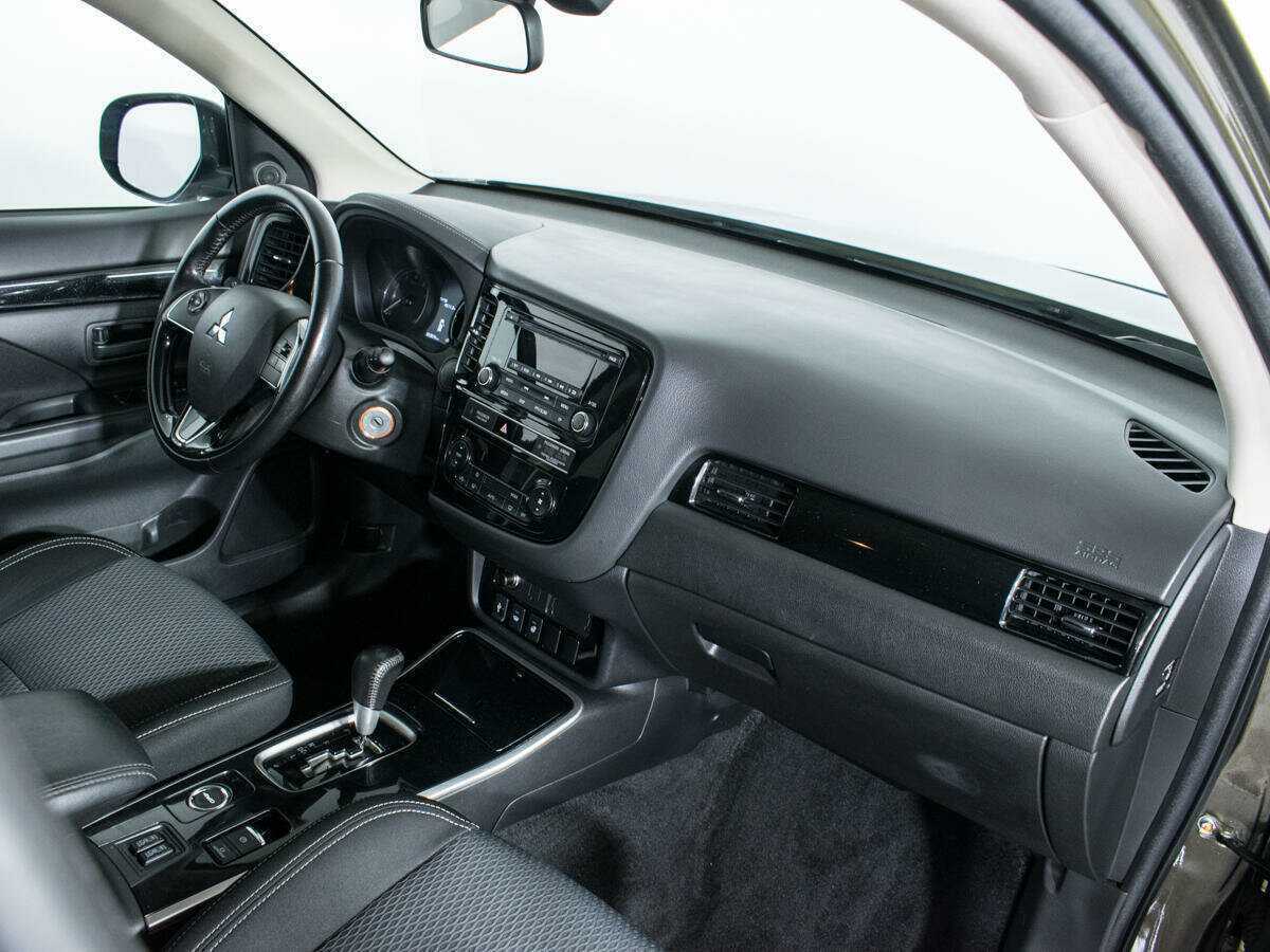 Купить Mitsubishi Outlander с пробегом. Фото: #8