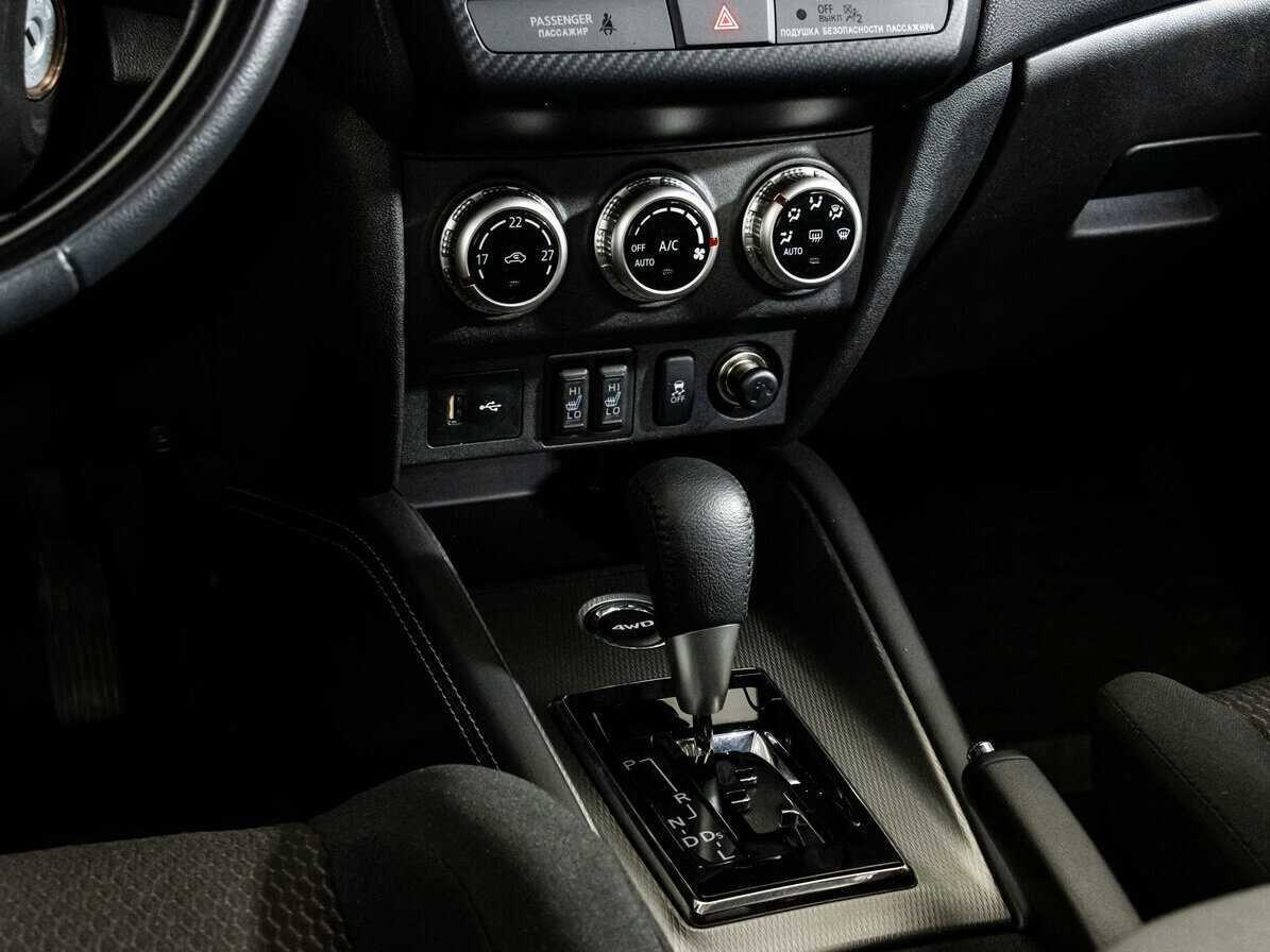 Купить Mitsubishi ASX с пробегом. Фото: #9
