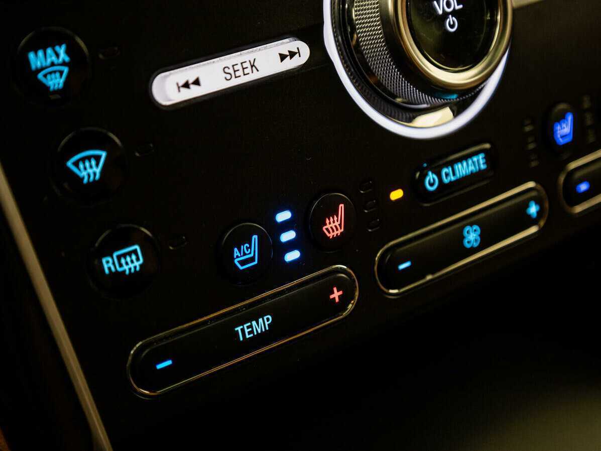 Купить Ford Explorer с пробегом. Фото: #15