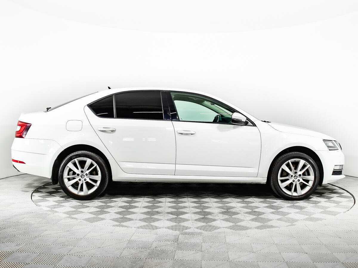 Купить Skoda Octavia с пробегом. Фото: #3