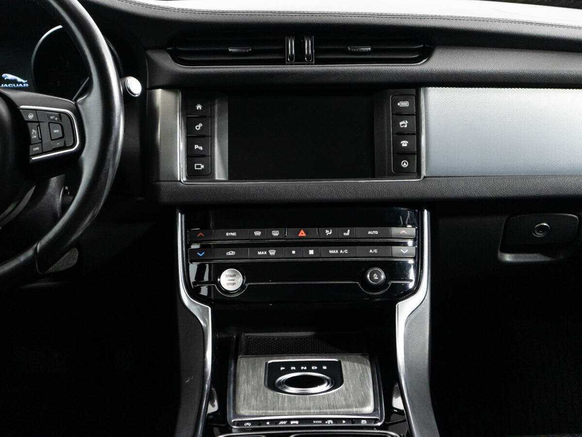 Купить Jaguar XF с пробегом. Фото: #13