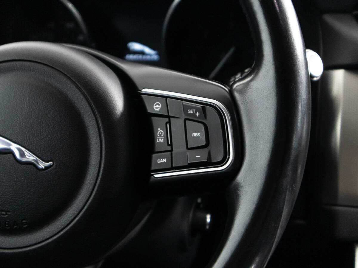 Купить Jaguar XF с пробегом. Фото: #23