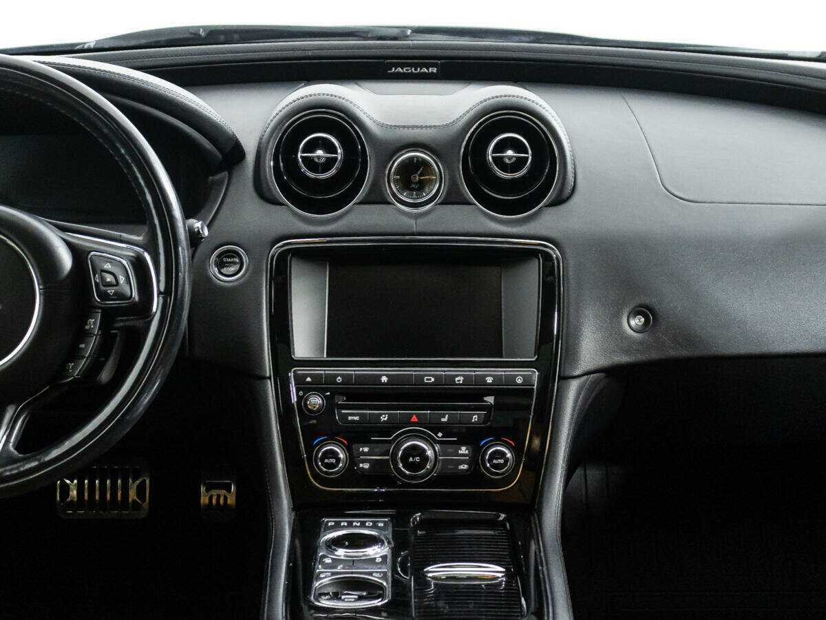 Купить Jaguar XJ с пробегом. Фото: #13
