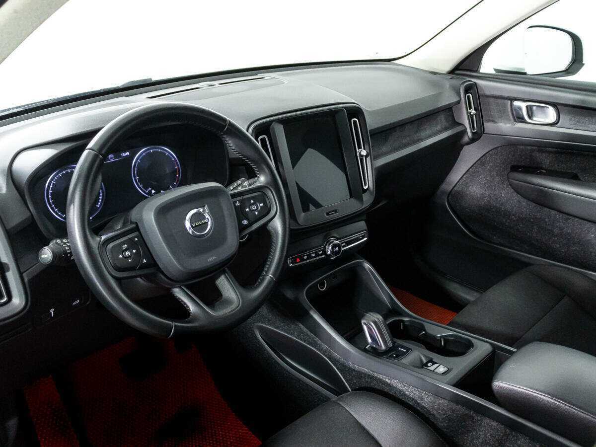 Купить Volvo XC40 с пробегом. Фото: #10
