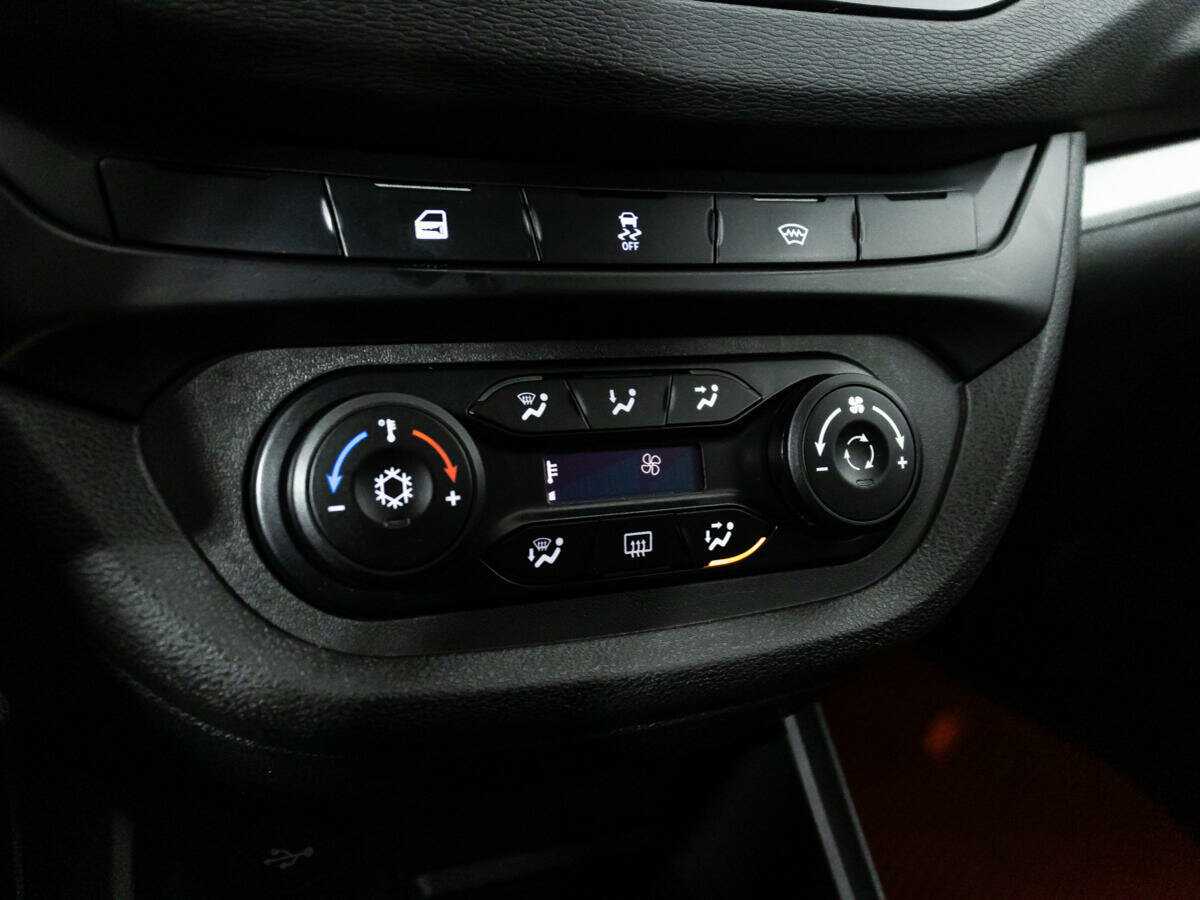 Купить Lada (ВАЗ) Vesta с пробегом. Фото: #14