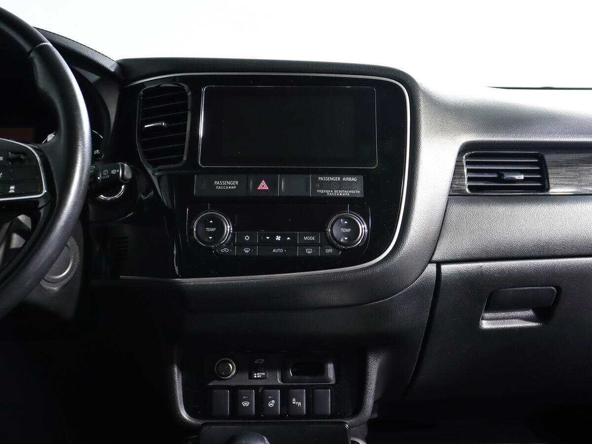 Купить Mitsubishi Outlander с пробегом. Фото: #10