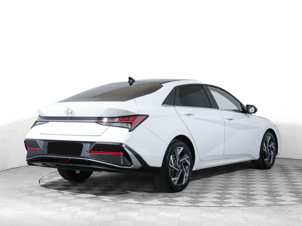 Купить Hyundai Elantra с пробегом. Фото: #3